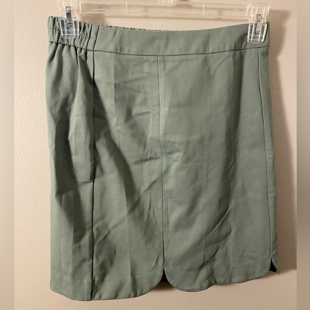 Skies are blue skirt Medium excellent condition
